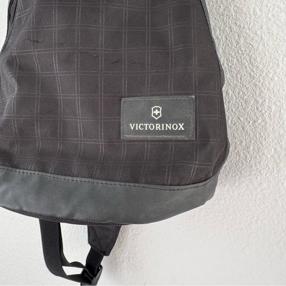 Victorinox Altmont 3.0 Mono Sling Backpack Black Bag Travel Dual Compartment - Picture 4 of 14